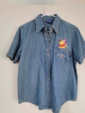 VTG Disney Pooh Piglet Embroidered Denim Button Up Women's Size M 90's Relaxed